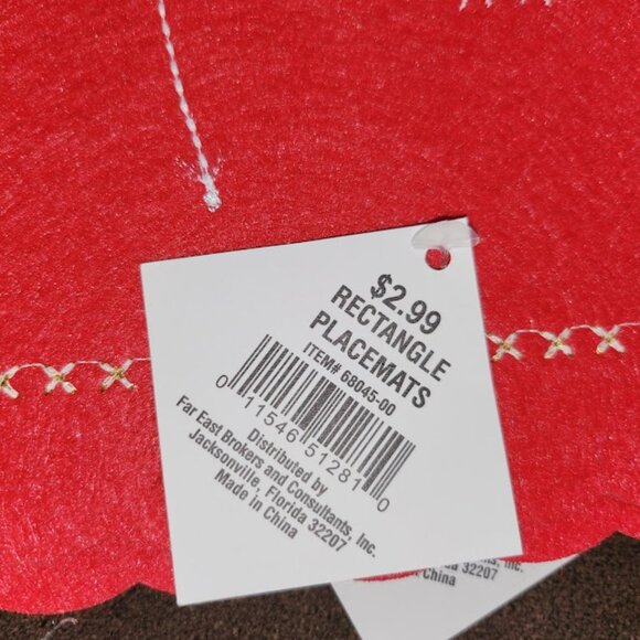 Christmas Felt Embroidered Table Linens NWT - Picture 3 of 10